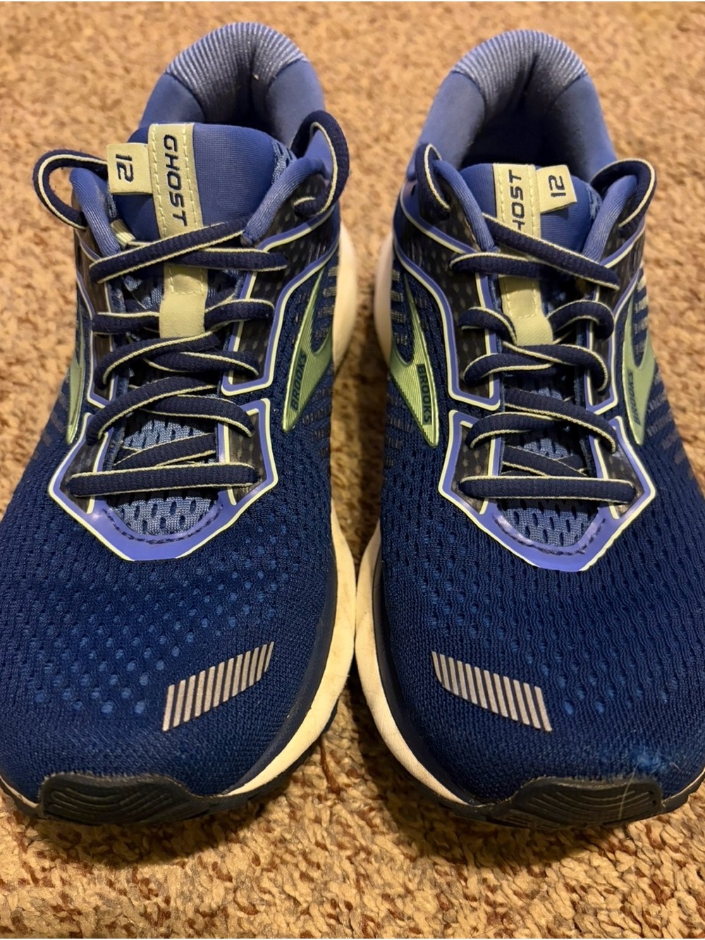 Brooks Ghost 12 Womens Running Shoes - size 9 like new